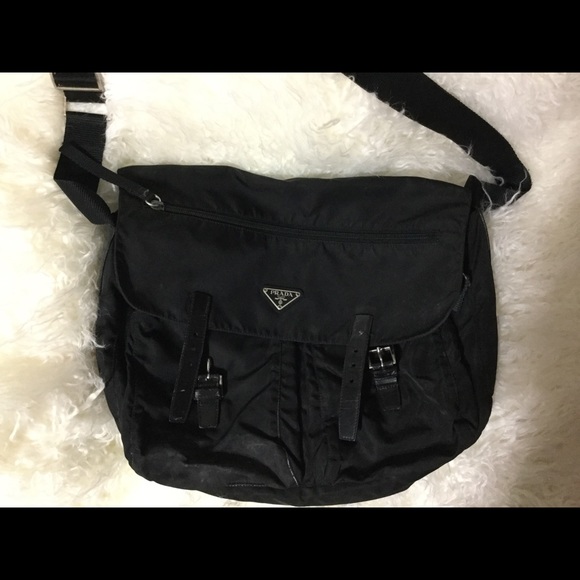 prada tessuto messenger bag